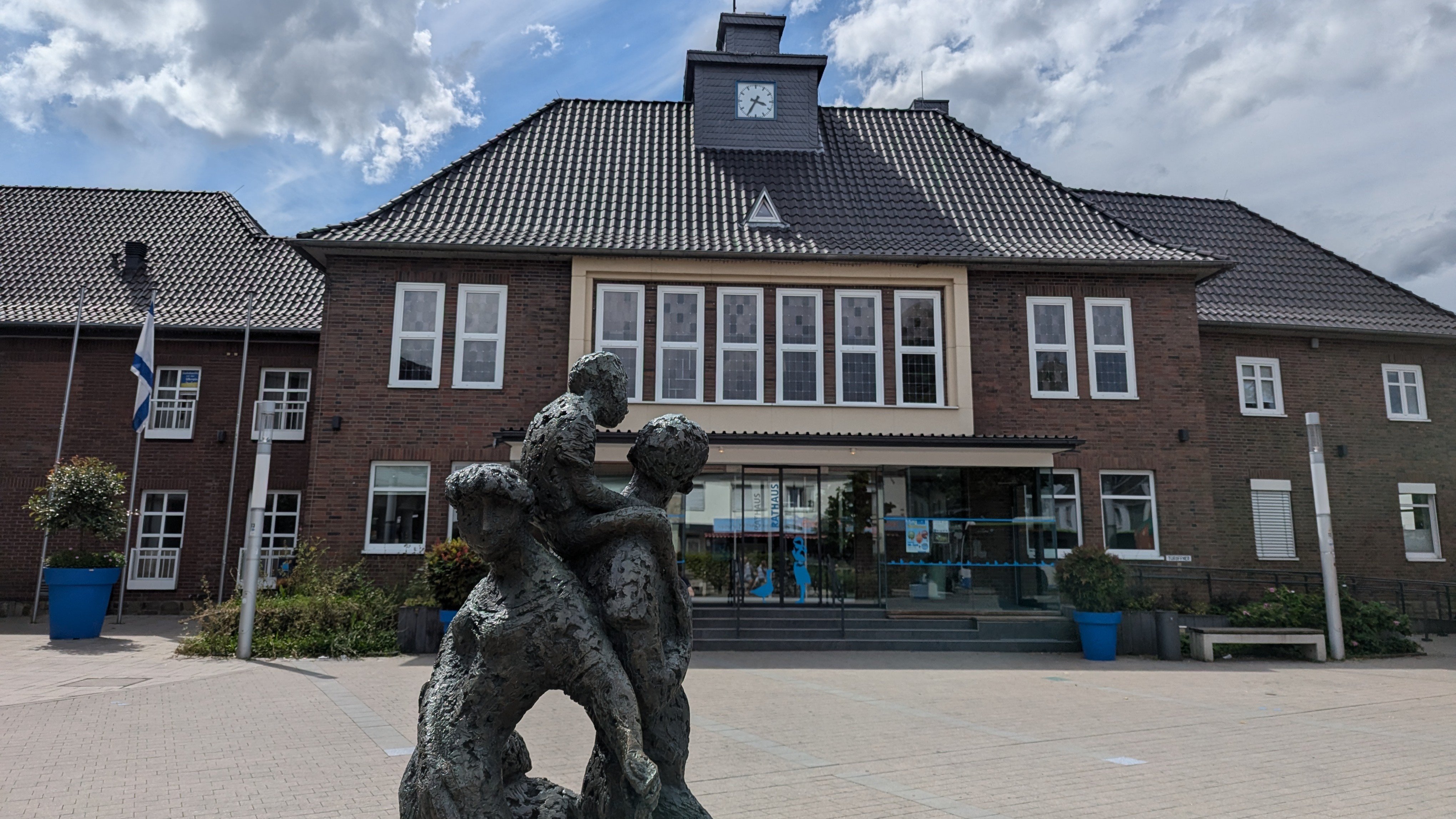 Rathaus-Monheim-am-Rhein-anzeiger24-de