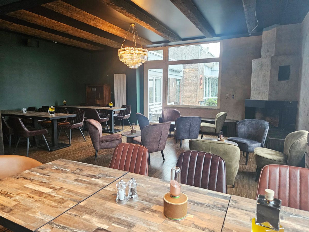 Der gemütliche in der Fliegerhütte FloGourmet in Leverkusen lädt zum Verweilen ein Restaurant & Event-Location