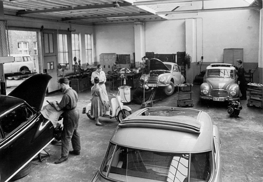 105-Jahre-Autohaus-Schnitzler-Werkstatt-alt