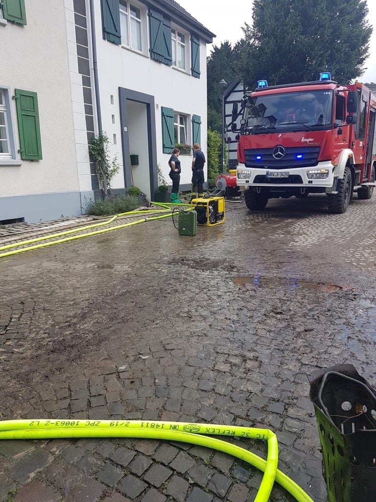 Feuerwehr-Haan-Gruiten-Ueberschwemmung-2