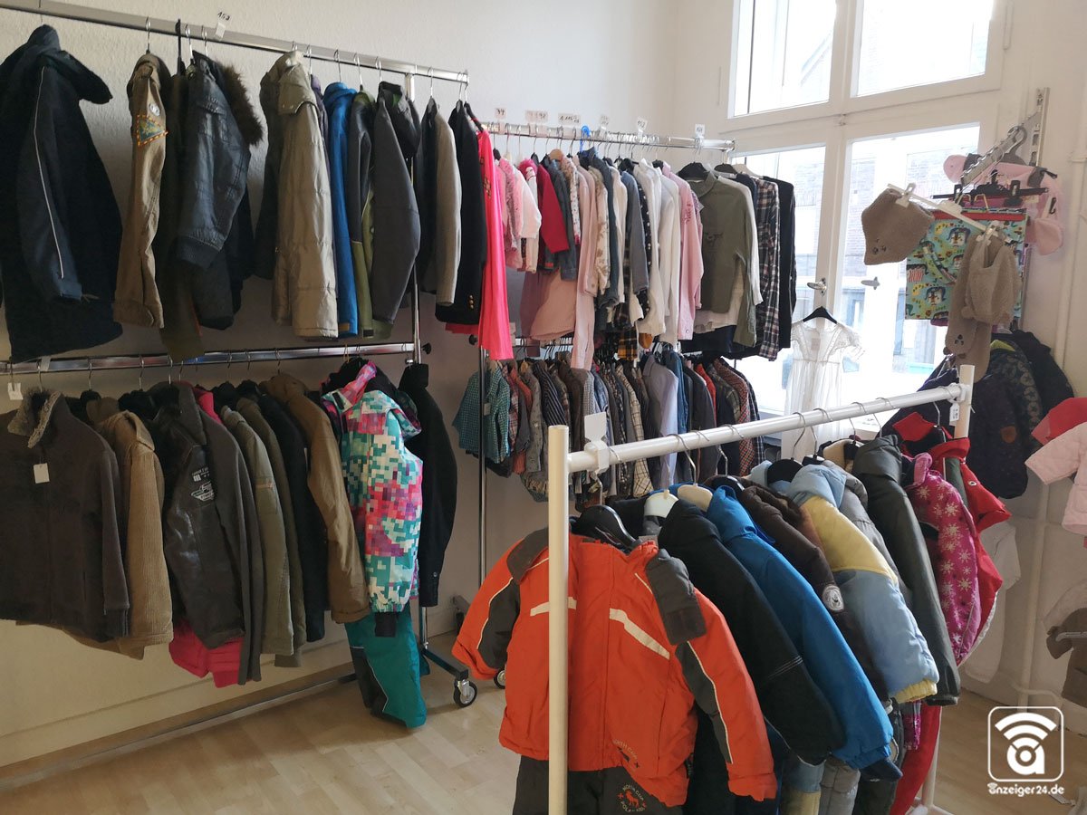 Kinderschutzbund-Hilden-Urkunde-Offener-Kleiderschrank