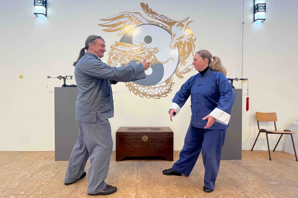 Die Tai Chi Chuan Schule Uwe Kroggel in Langenfeld wird von den beiden Meisterschülern Uwe Kroggel und Katja Möller geleitet.