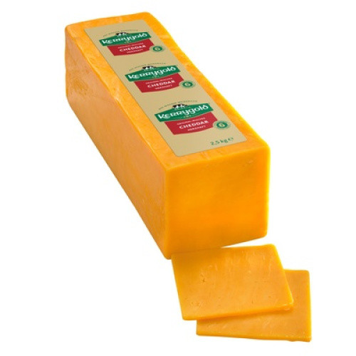 Original irischer Cheddar herzhaft 50% frisch ca. 2,5kg Original irischer Cheddar herzhaft 50% frisch ca. 2,5kg