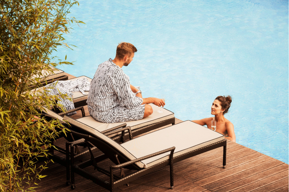 vabali-spa-duesseldorf-pool-liegeur-Das-Laconium