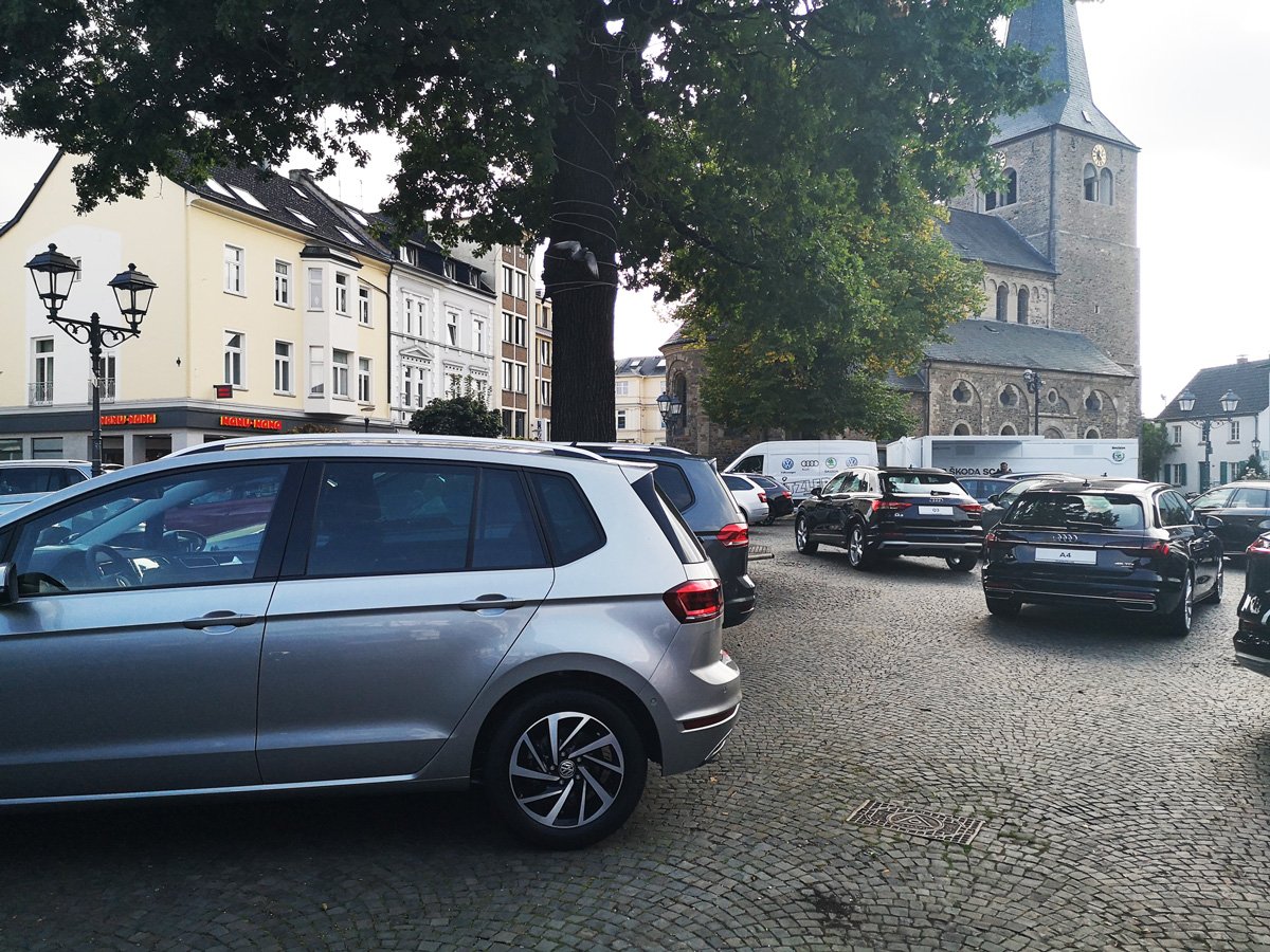 Autoschau-Veranstaltungen-Hilden-Markt