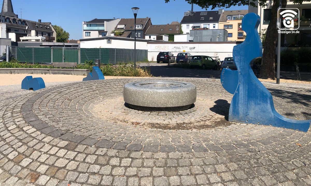 Brunnen-Warrington-PlatzupO5XJ517kNwQ
