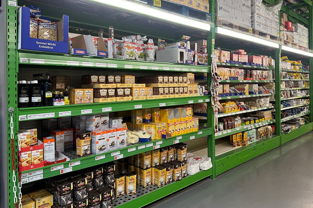 Selgros, der cash & carry Großmarkt in Hilden hat einfach alles, zum Beispiel eine riesige Lebensmittel-Abteilung