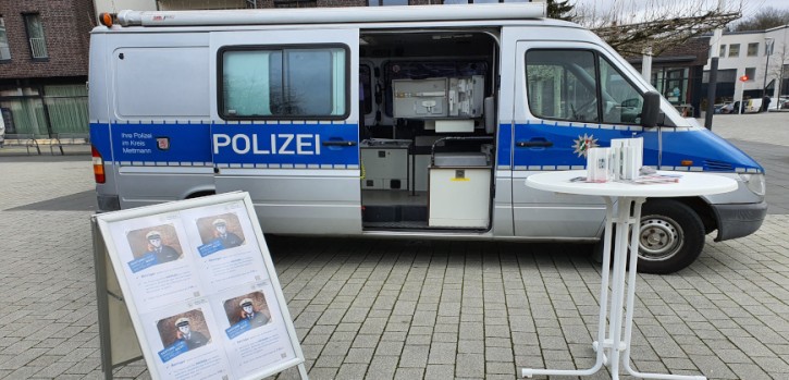 Auf Parkplatz an der Baumberger Chaussee
