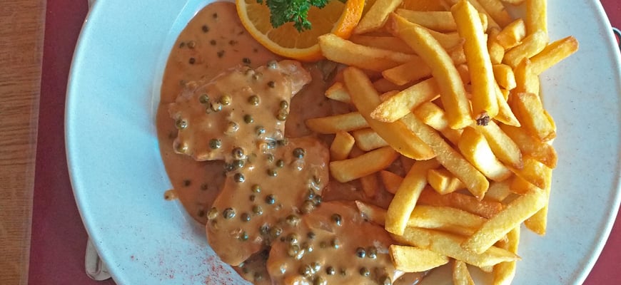 Red-Lava-Steakhaus-Hilden-Filet-Pommes-PfeffersauceslJaL7oeXhvFj