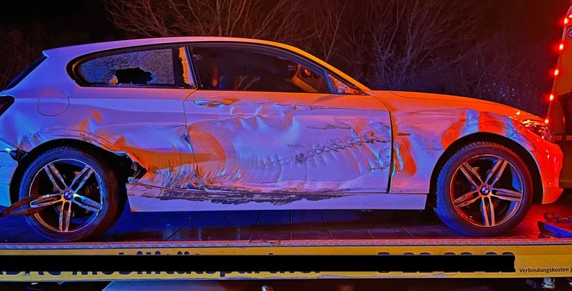 Unfall-beim-Fahrspurwechsel-BMW-kollidiert-mit-Lkw-anzeiger24-de-News