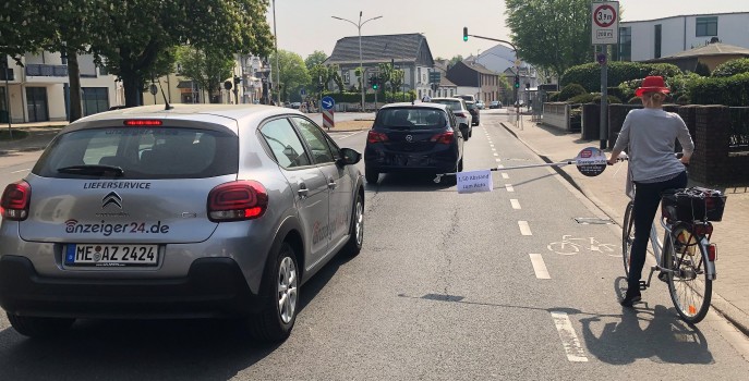 1,5 Meter Abstand halten: Vorsicht beim Überholen