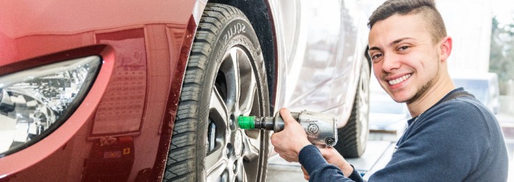 Autoservice / Autoreparatur Autoservice / Autoreparatur