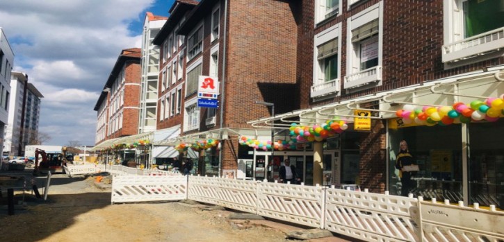 Geschäfte bleiben auch während der Bauarbeiten erreichbar Geschäfte bleiben auch während der Bauarbeiten erreichbar