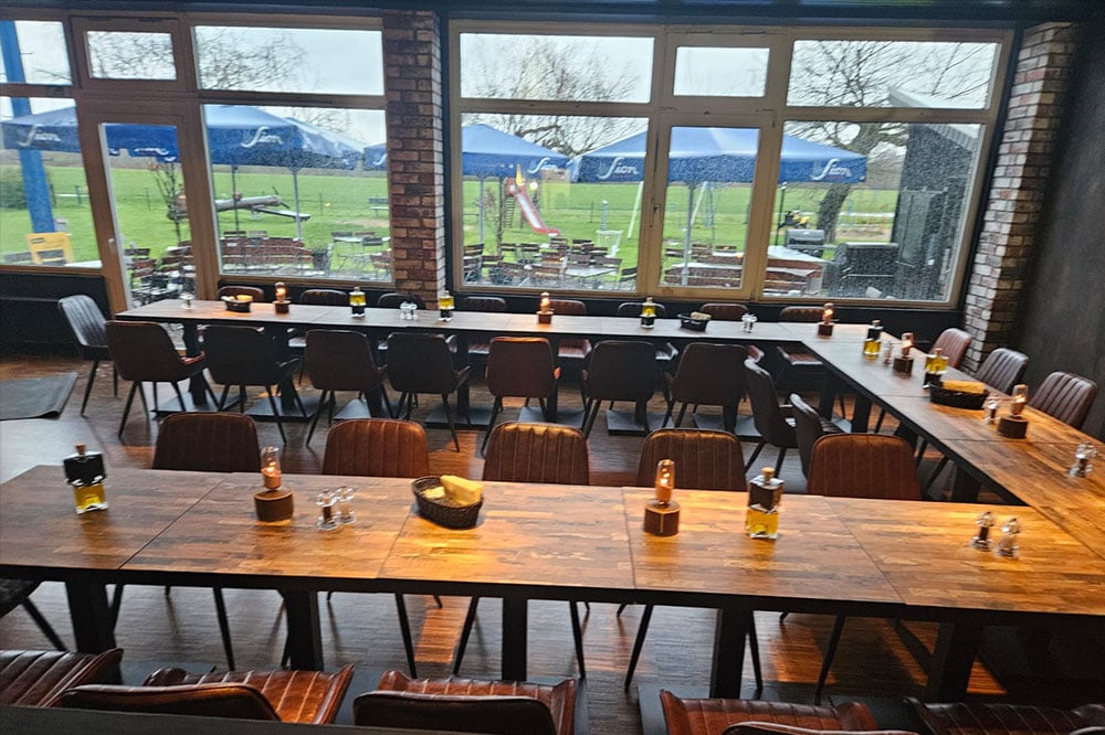 Genießen Sie den Ausblick von der Fliegerhütte FloGourmet in Leverkusen Restaurant & Partylocation