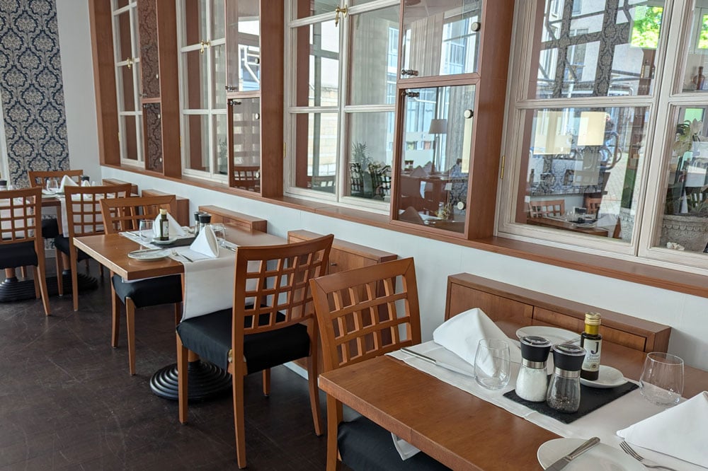 Restaurant-Moesch-Hilden-Gastraum-AmbienteA53nrlmUrh7IW