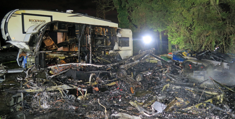 Feuerwehr-Einsatz auf Firmengelände Großhülsen