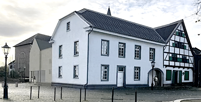 Umfangreicher Um- und Neubau am Gebäude notwendig 