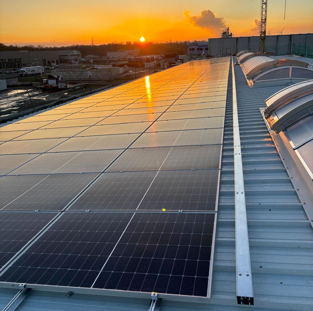 Peter-Seven-Sanitaer-Heizung-Leverkusen-Photovoltaikanlage-Sonnenuntergang