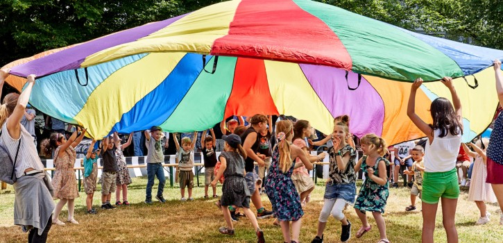 Wir spielen wie im Zirkus – „Hilden. Gemeinsam verschieden“ bewegen Wir spielen wie im Zirkus – „Hilden. Gemeinsam verschieden“ bewegen
