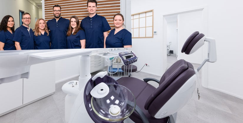 Mehr als nur eine Zahnarztpraxis – modern und menschlich Mehr als nur eine Zahnarztpraxis – modern und menschlich