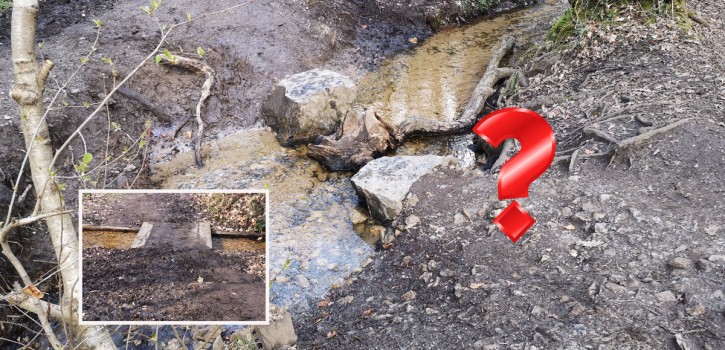 Wanderer müssen springen oder Umweg nehmen – und das soll auch so sein, sagt die Stadt