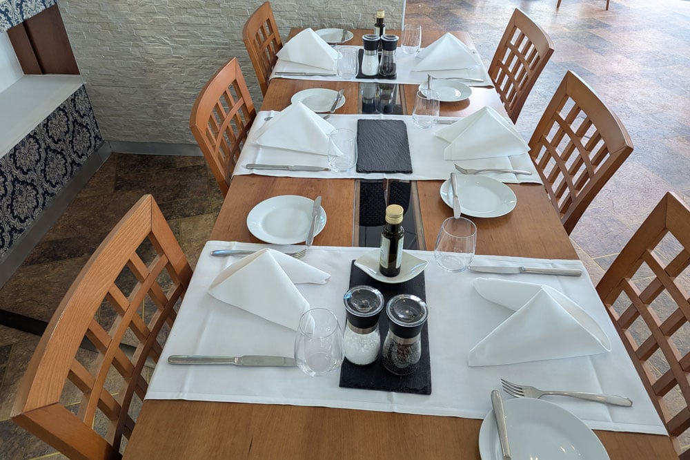 Restaurant-Moesch-Hilden-gedeckter-Tisch-2