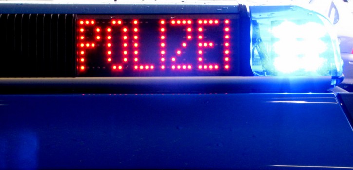 Papiertücher auf eingeschalteter Herdplatte absichtlich platziert?