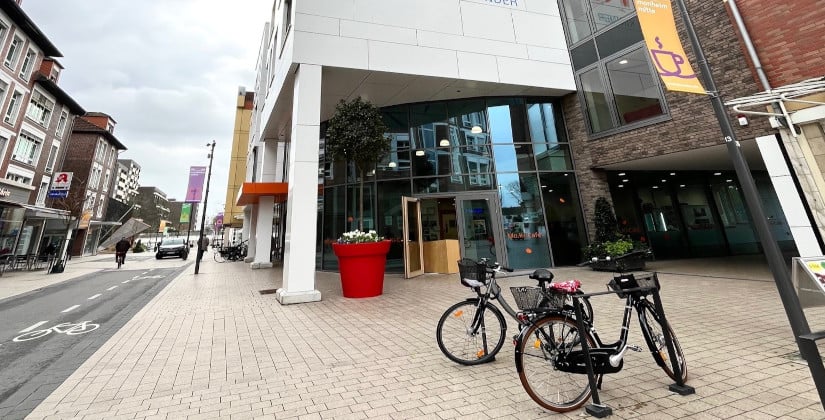 Straßenstück wird neu gepflastert