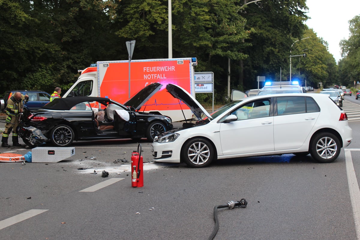 Golf-Mercedes-Unfall-Elberfelder-str