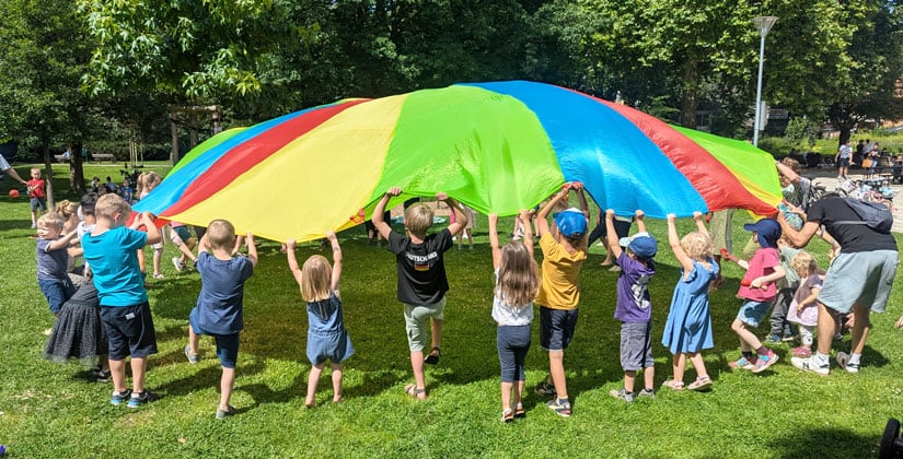Junge und Jungegebliebene spielen wie im Zirkus – immer donnerstags in den Schulferien Junge und Jungegebliebene spielen wie im Zirkus – immer donnerstags in den Schulferien