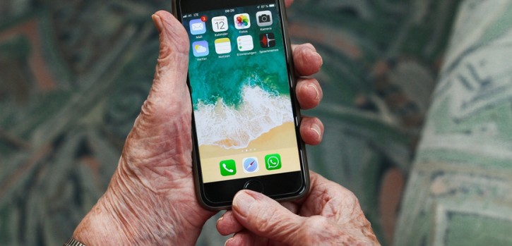 Verbraucher AG im Kreis: Digitalpaten machen Senioren fit für die virtuelle Welt