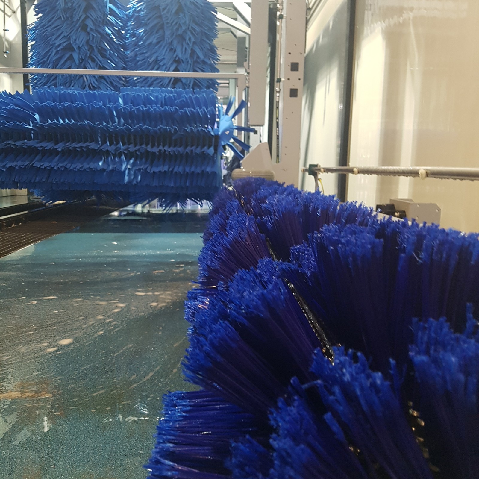 HOCHGLANZ-WÄSCHE 2 HOCHGLANZ-WÄSCHE 2