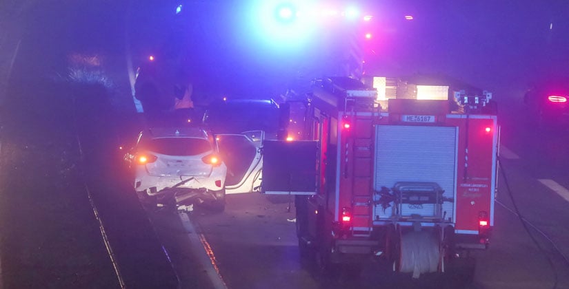 Drei Fahrzeuge kollidiert – eine Person verletzt Drei Fahrzeuge kollidiert – eine Person verletzt