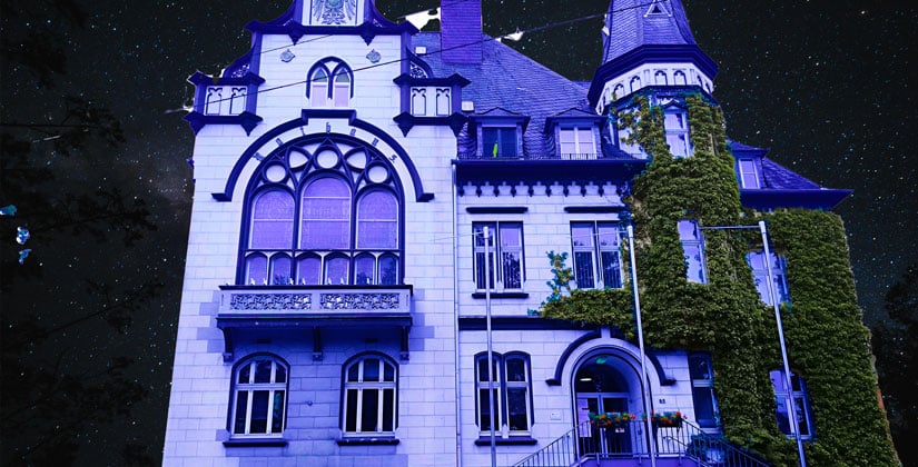 Chronische Erkrankung: #LightUpTheNight4ME – Bürgermeisterinnen-Büro und Feuerwehr werden erleuchtet 