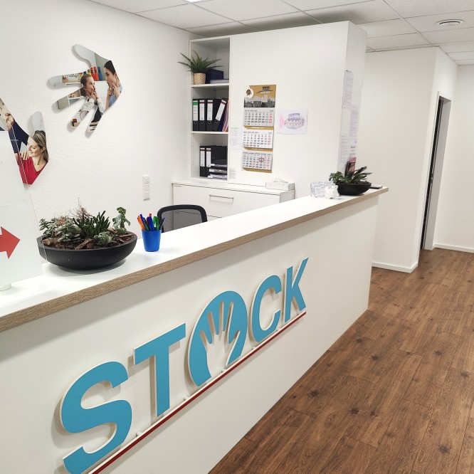 Praxis-Stock-Leverkusen-Empfangmo5ZSdIGXZu2n