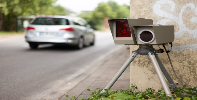Geschwindigkeitskontrolle des Verkehrsdienstes der Kreispolizei Geschwindigkeitskontrolle des Verkehrsdienstes der Kreispolizei