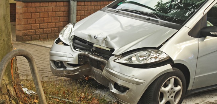 Zwei weitere Insassen überstehen Unfall dank Airbag 