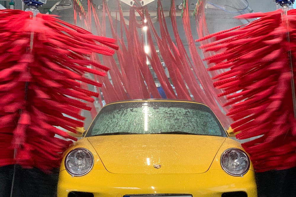 Best_Car_Wash_Hilden-Autowaesche-Buerste-Porsche47HtgUnLxiWji