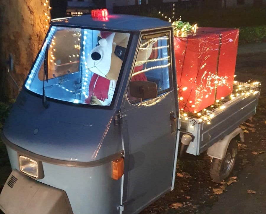 Weihnachtshaus-Hilden-Oerkhaus-Bloch-LKW