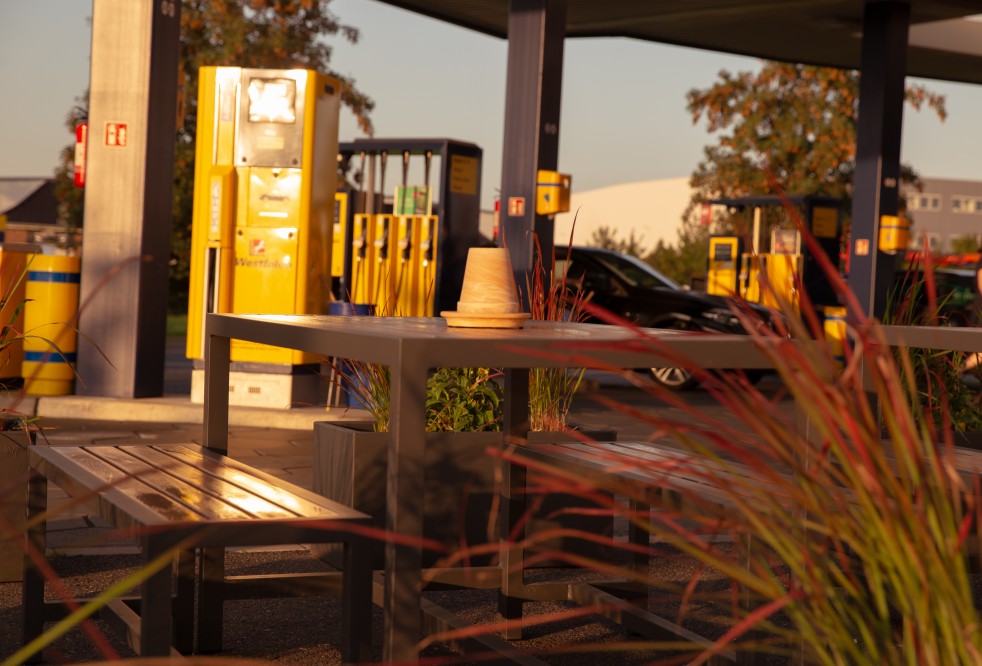 Westfalen-Tankstelle-Koeln-Sepnrather-Weg-ImpressionenFk9Q9vN2vhB3U