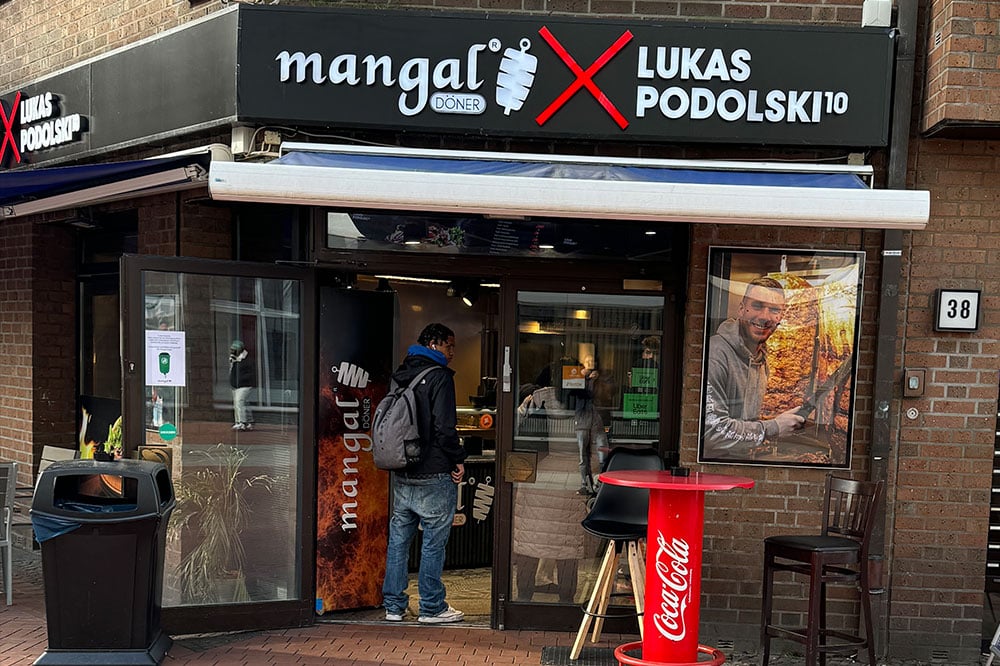 Mangal Döner Lukas Podolski: die Filiale in Leverkusen Opladen erweitert da erfolgreiche Franchise