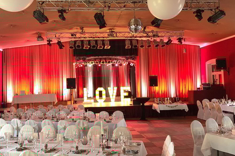Leverkusen-Wir-fuer-Rheindorf-Norhausen-Festsaal-Hochzeit-Love