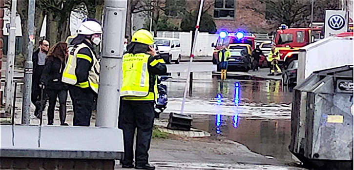 Monheimer Feuerwehr stundenlang im Einsatz Monheimer Feuerwehr stundenlang im Einsatz