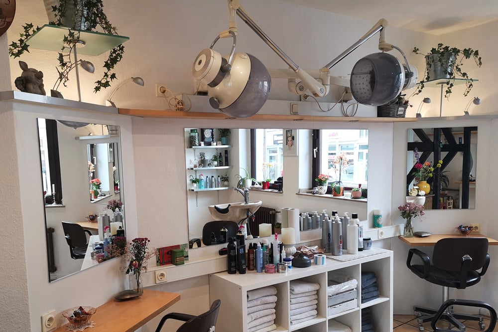 Friseursalon-Sabine-Honig-Stuhl-Spiegel51gm09ckiB3H6