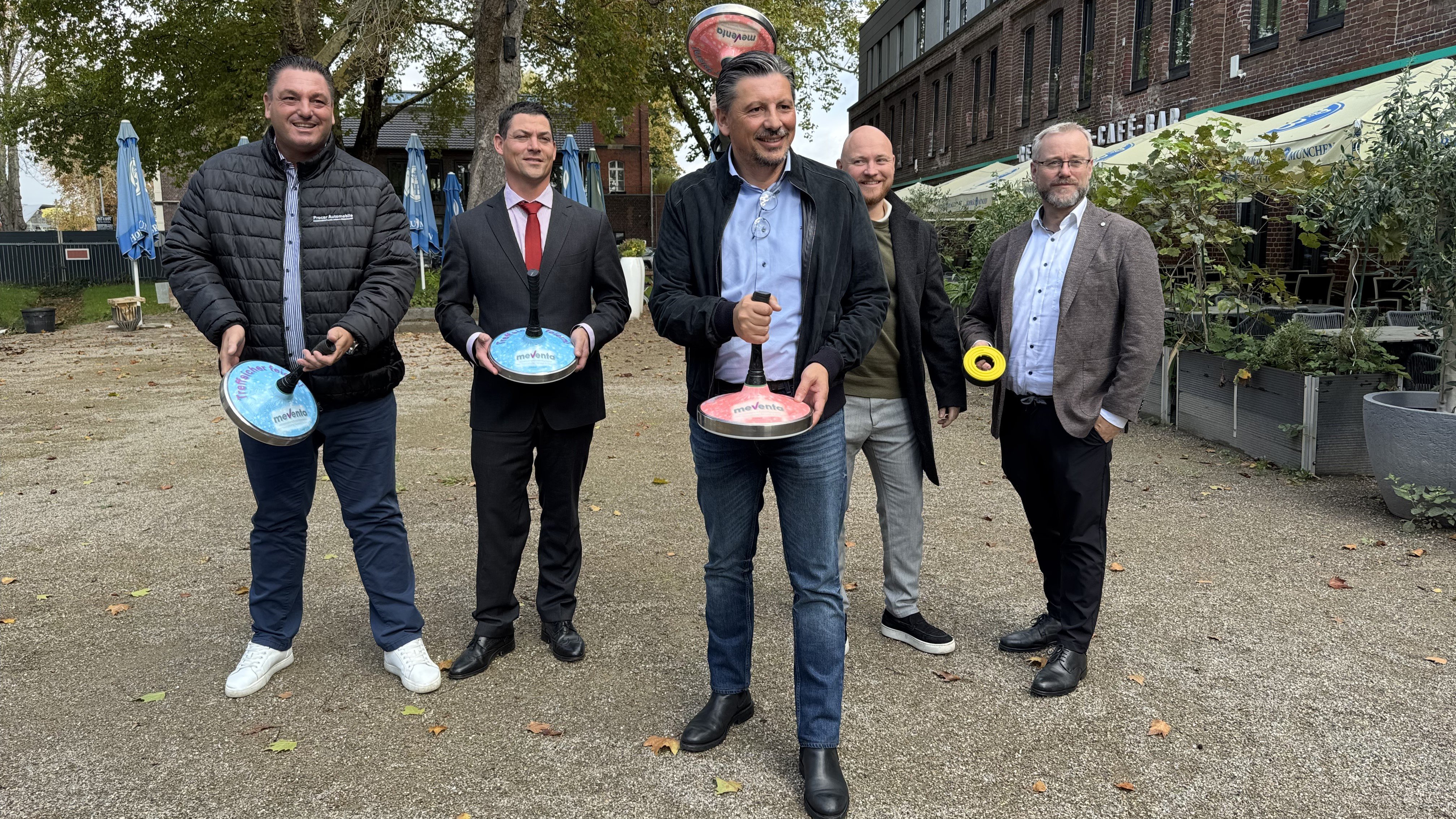 Gallodini-Leverkusen-Sponsoren-Eistockschiessen-Bahnen-2025