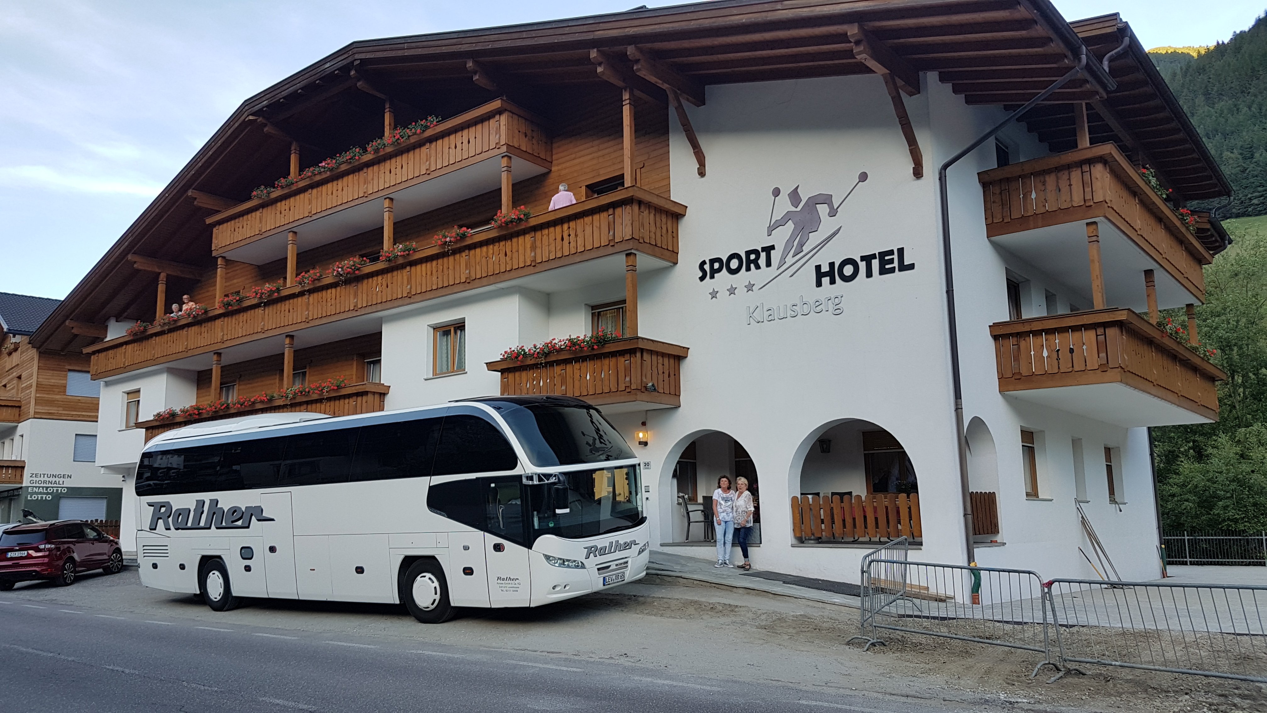 Rather-Reisen-mit-dem-Bus-ins-Sport-Hotel-Klausberg