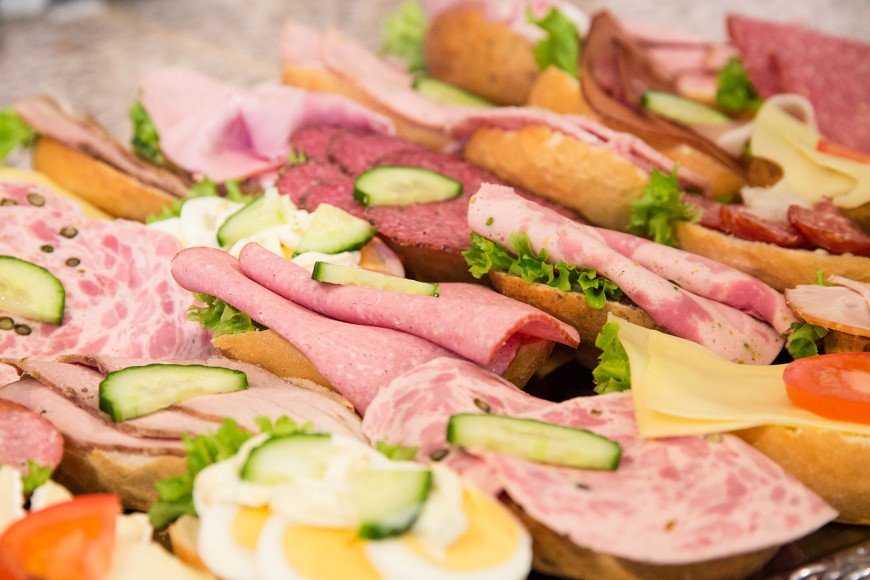 Frischer Aufschitt von einem Partycaterer aus Hilden