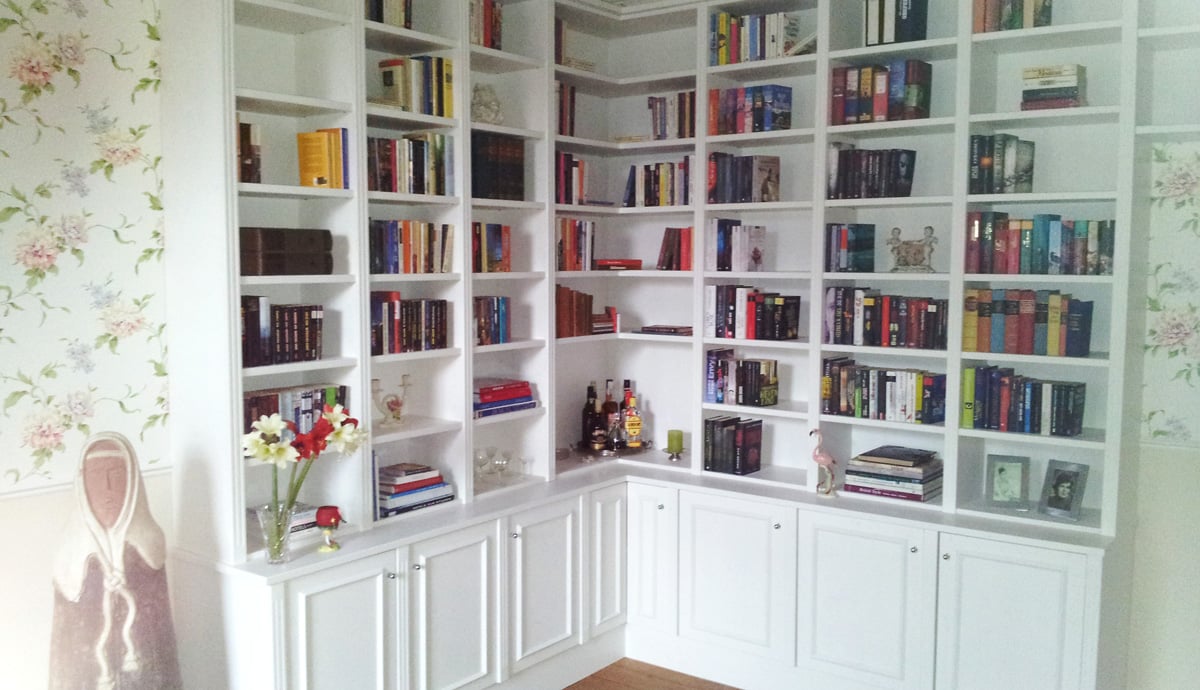 Schreinerei-Tiltmann-Kaemmer-Hilden-Innenausbau-Buecherschrank