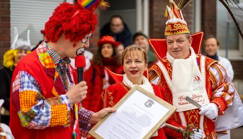 Altweiber-Karneval-Monheim-036_0bd48938e6