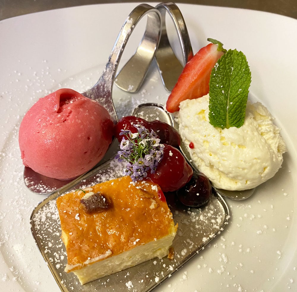 Pungshaus-Restaurant-Hilden-Loeffelgerichte-2025-Eis